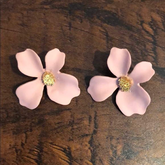 Atelier Sona Jewelry - BOHO stud flower earrings!!